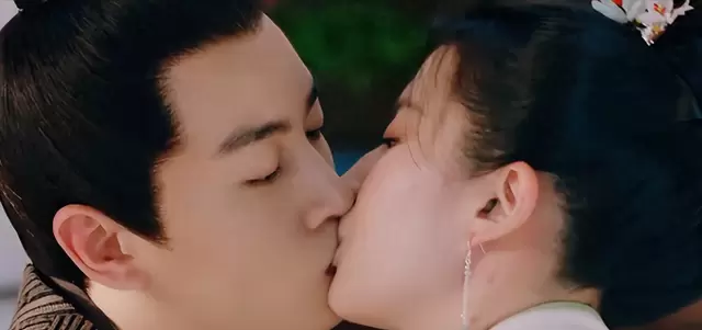 杨幂陈晓伪预告爆火全网，网友剪辑“不为人知的故事”成现象级二创 情报图
